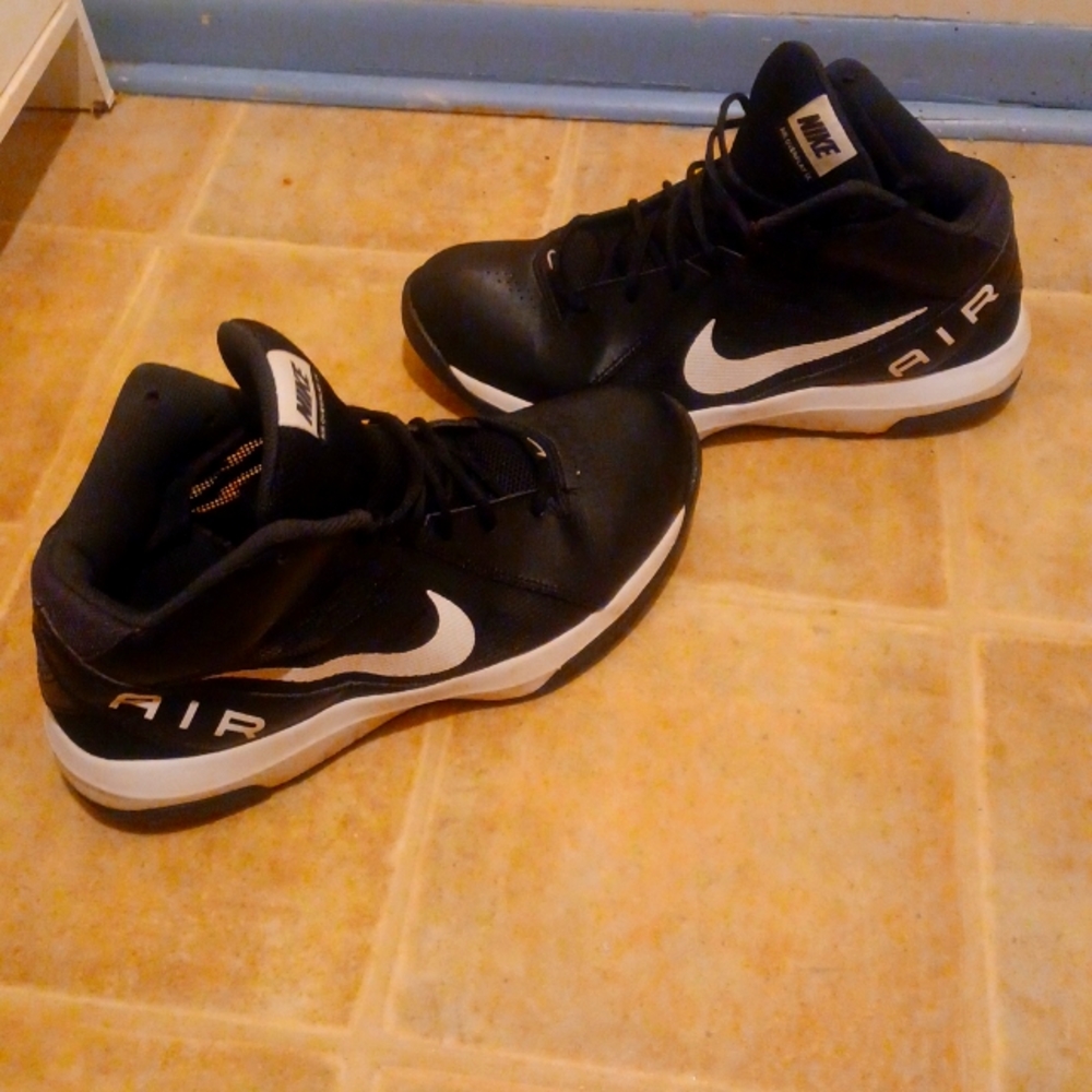 AVAILABLE - MEN-NIKE AIR OVERPLAY 1x